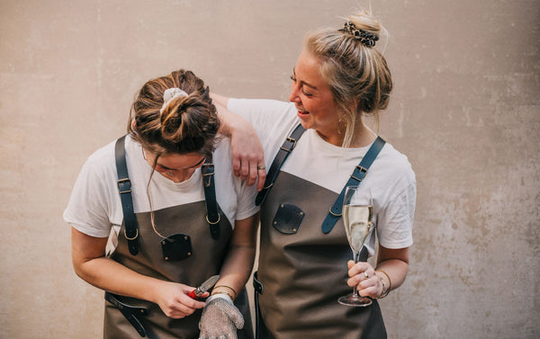 SUITSUIT INSPIRED BY | Maud and Pauline on their oyster adventure in Ibiza
