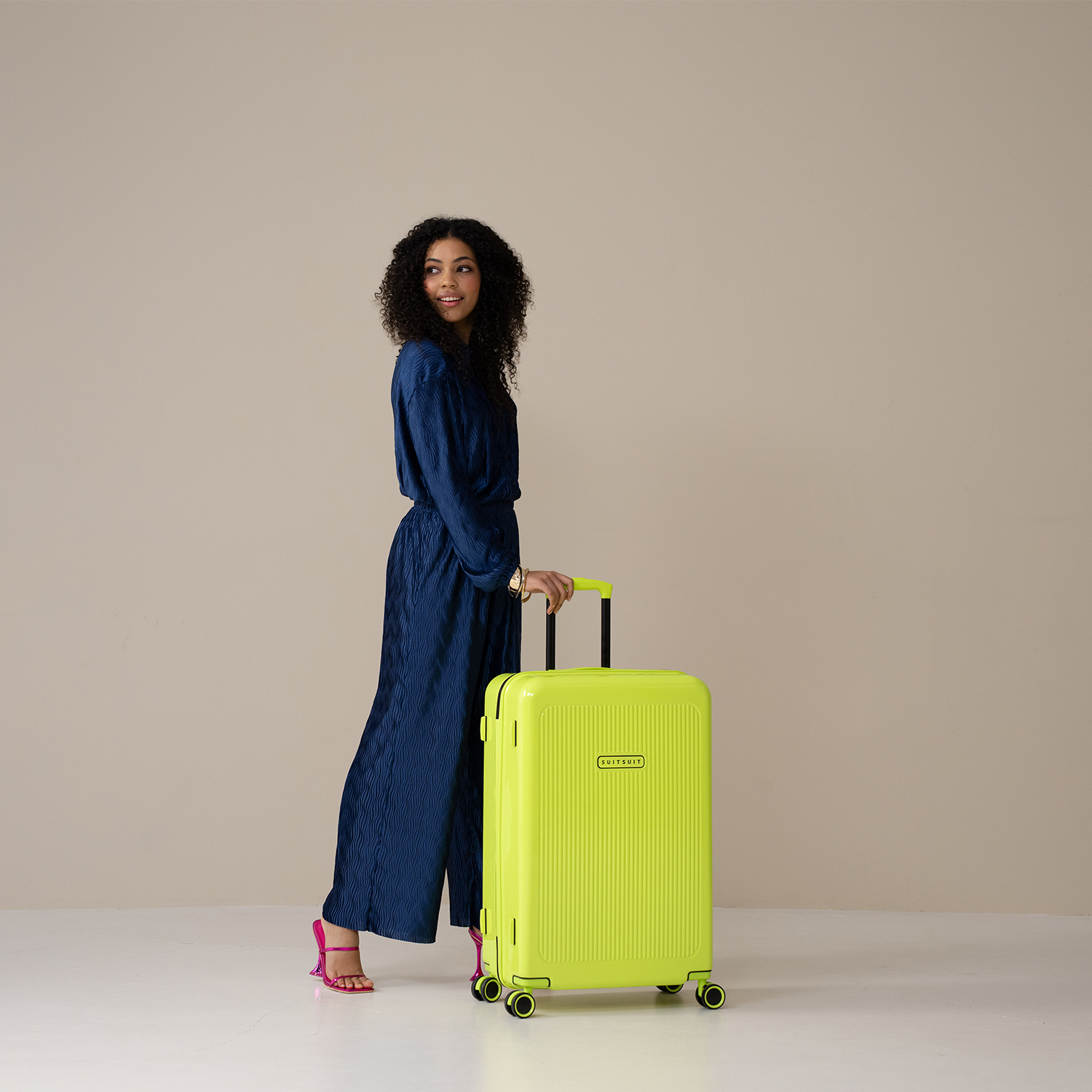 Expression - Cyber Lime - Check-in (76 cm)