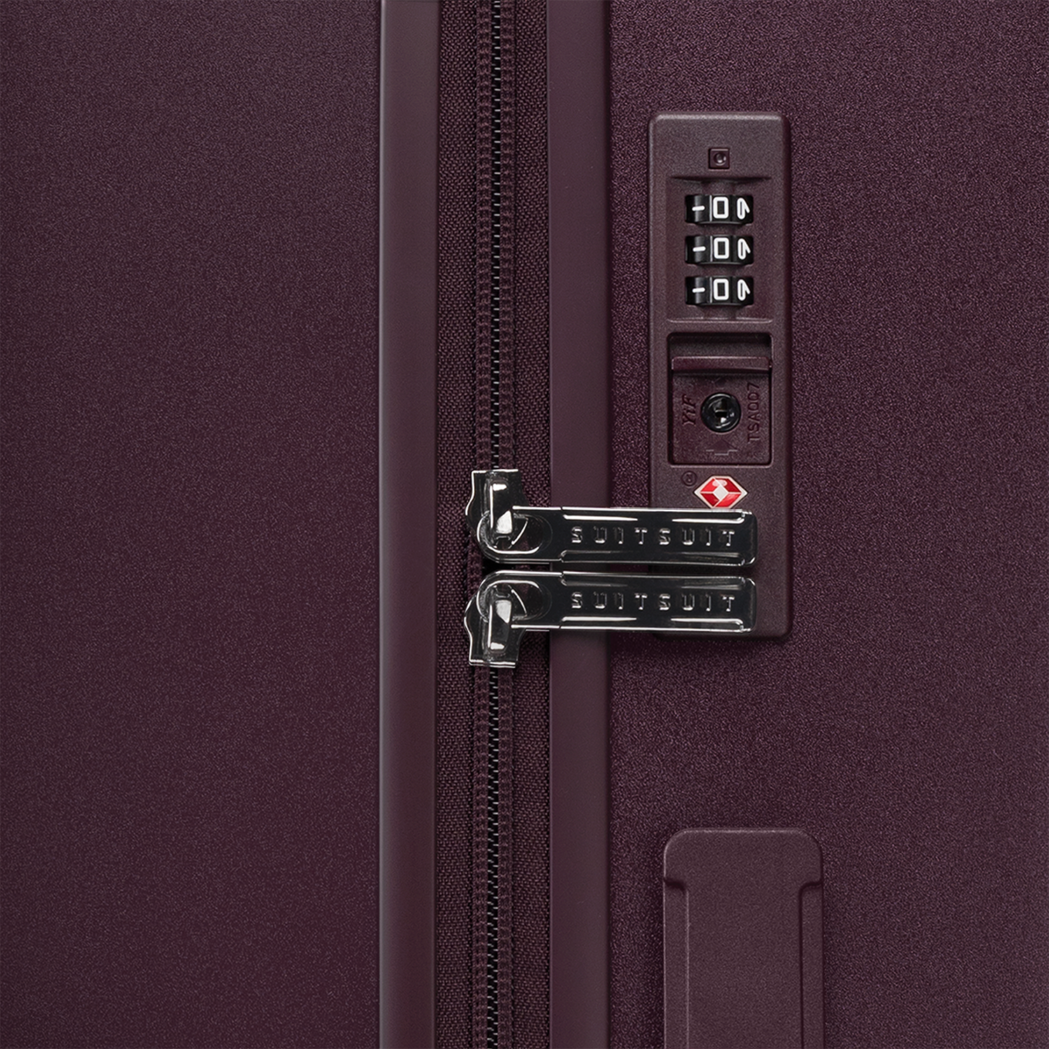 Mystique - Cherry Lacquer - Check-in (66 cm)