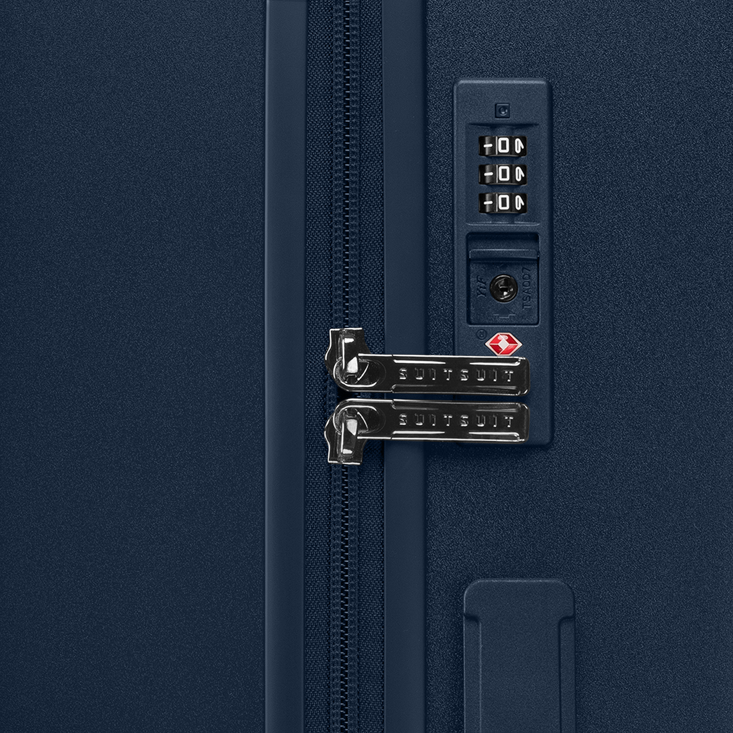 Mystique - Midnight Blue - Check-in (76 cm)