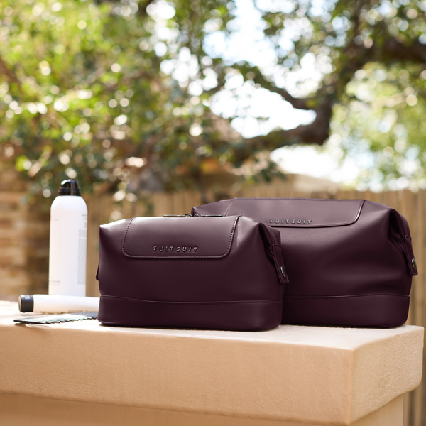 Mystique - Cherry Lacquer - Toiletry Bag XL & Make-up Bag